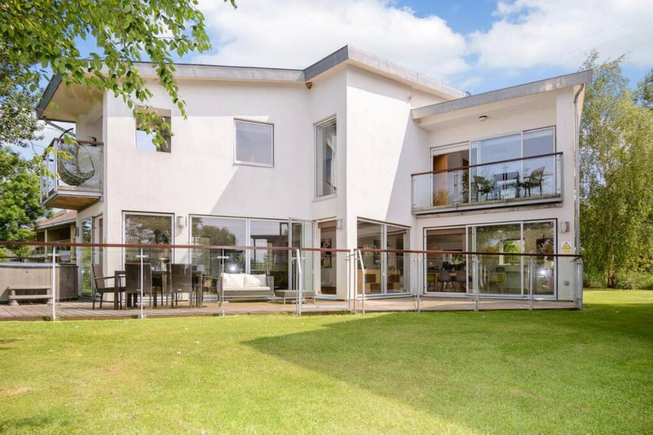 Hébergement de vacances Osprey Cw64 Hot Tub Lakeside Somerford Keynes